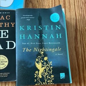 The Nightingale by Kristin Hannah
